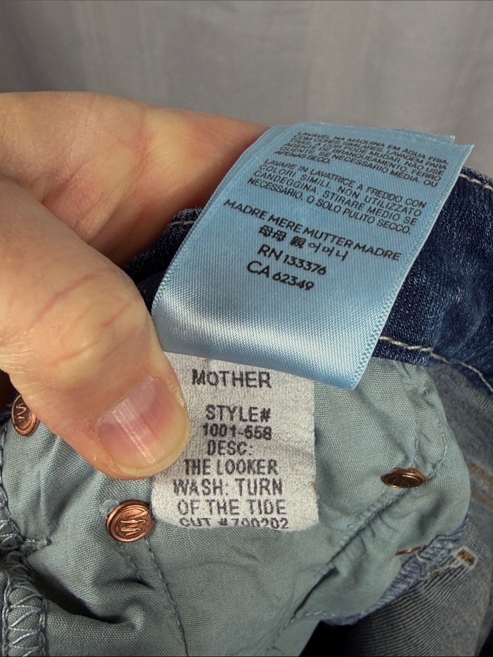 Mother The Looker Skinny Jeans in Turn of Tide. - Picture 14 of 14